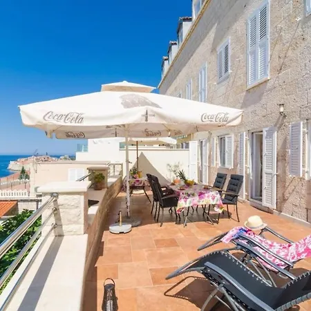Davor - Two Bedroom With Sea View And Terrace