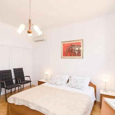 Davor - Two Bedroom With Sea View And Terrace Daire *
